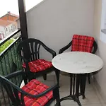 Lejlighed With Parking Space - 12657